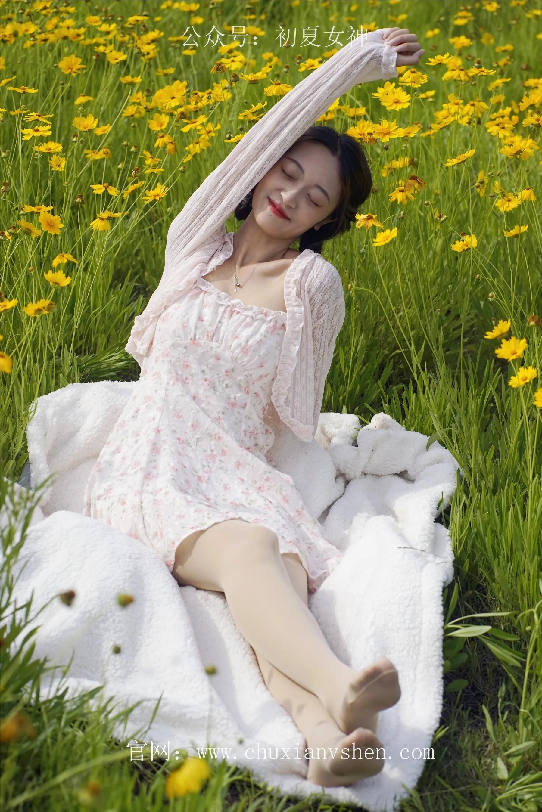 初夏女神 NO.070 依依 邻家女孩-风中少女 [122P]插图3